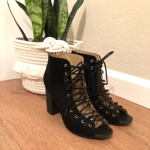 Chinese laundry lace up booties - Picture 2 of 3